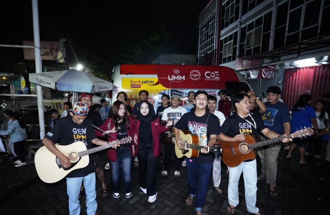 Mahasiswa UMM dan Ratusan Orang Patrol Sahur di Malang