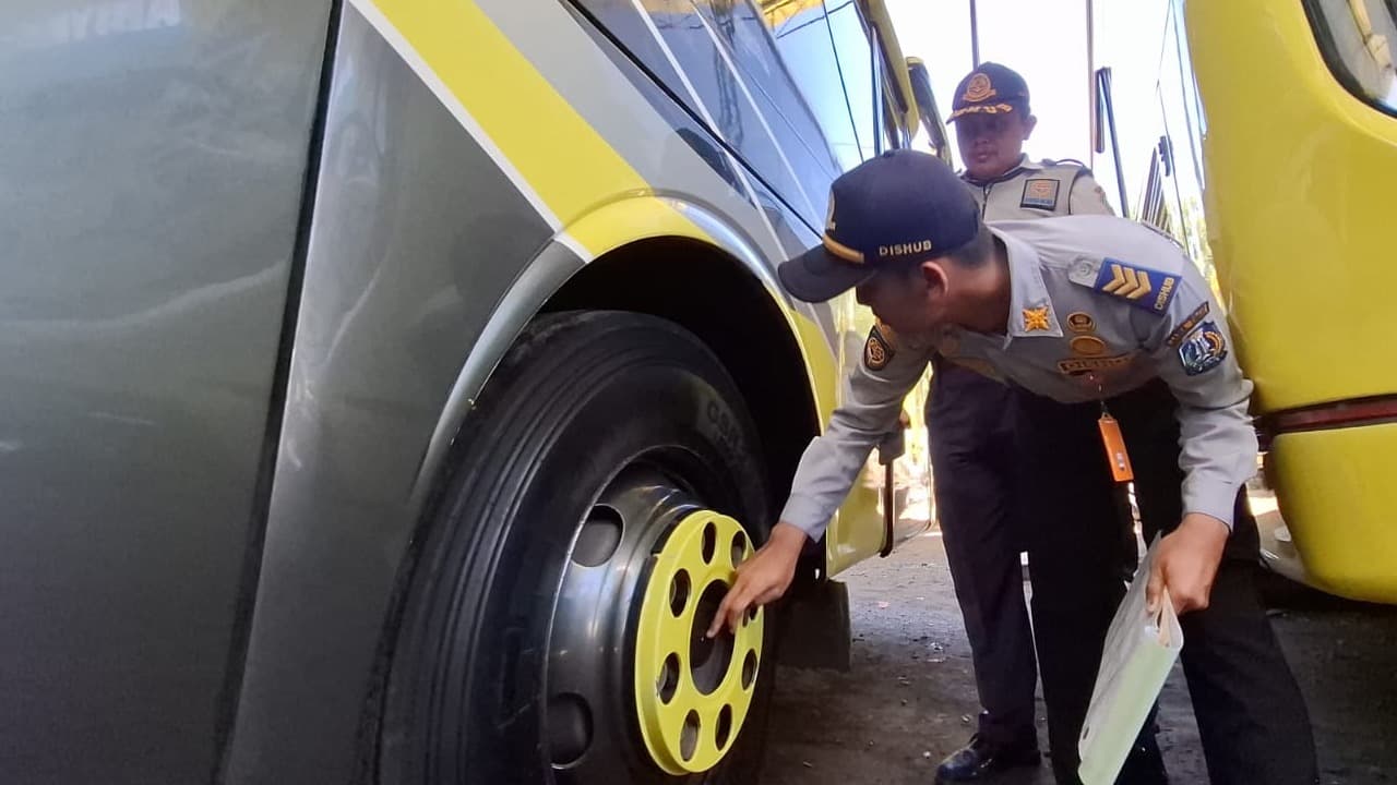 Gesiapan Angkutan Mudik Lebaran 1446 H, Polresta Banyuwangi Bersama Forkopimda Gelar Ramp Check