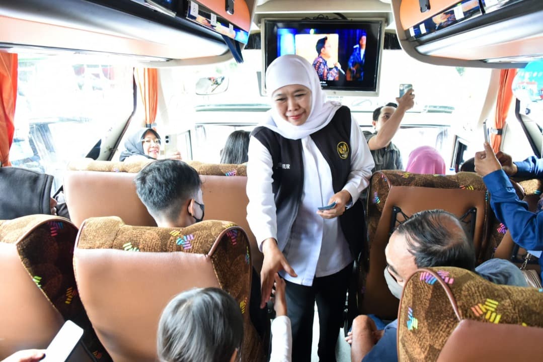Gubernur Khofifah Lepas 4.008 Peserta Mudik Gratis Pemprov Jatim 2025