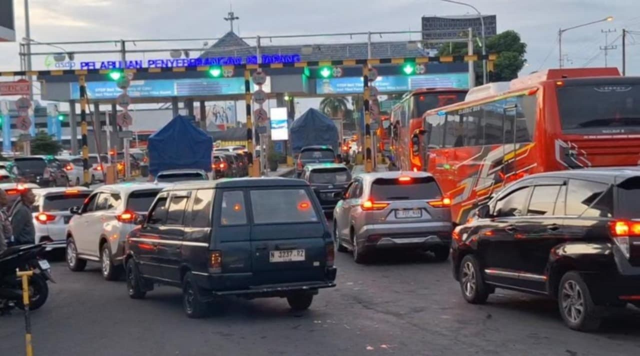 Sempat ditutup Saat Hari Raya nyepi, Pelabuhan Ketapang Kembali dibuka