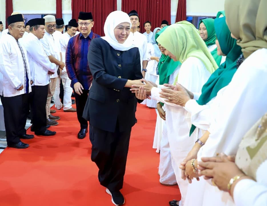 Gubernur Khofifah Cairkan THR Guru PNS, P3K, GTT dan PTT Rp 412,6 Miliar