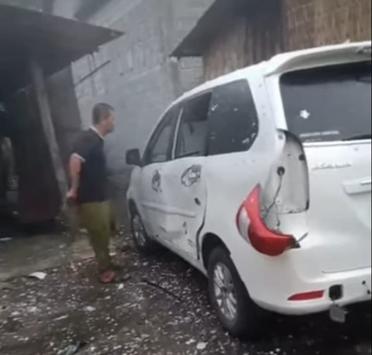 Rumah dan Mobil Warga di Tulungagung Rusak Tertimpa Balon Udara