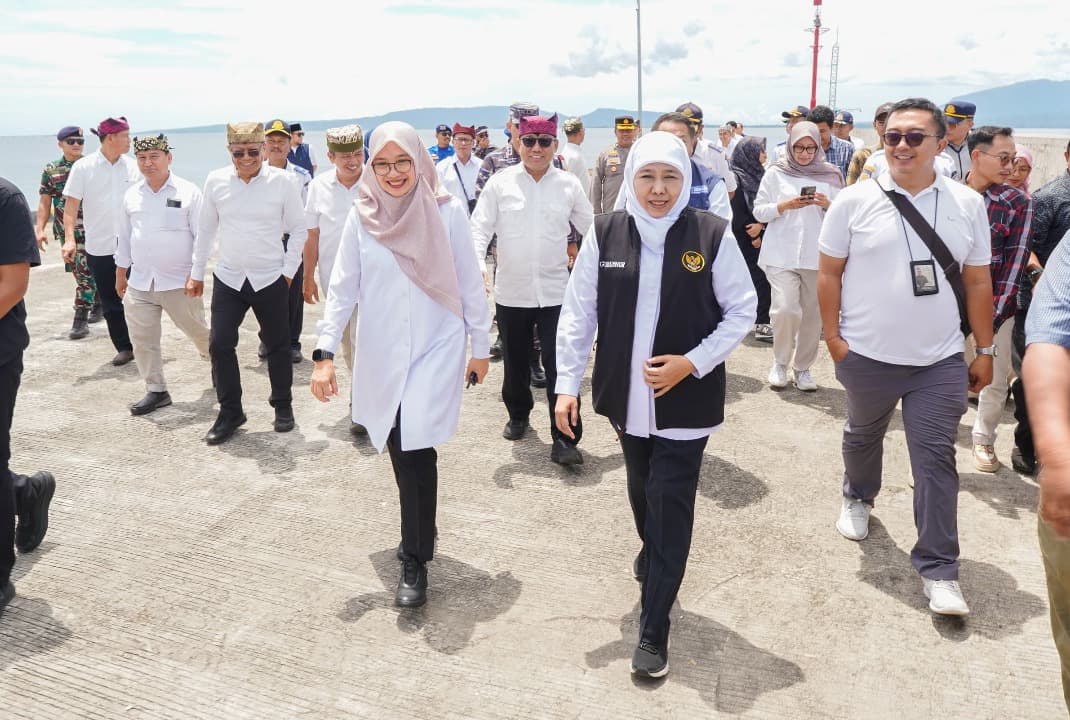 Gubernur Khofifah Tinjau Kesiapan Kapal Cepat Banyuwangi-Denpasar yang Akan Beroperasi Juni 2025