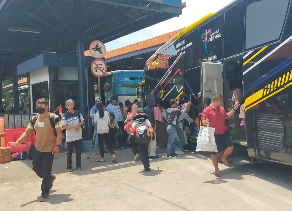 42 Ribu Penumpang Per Hari Selama Arus Balik Lebaran di Terminal Purabaya