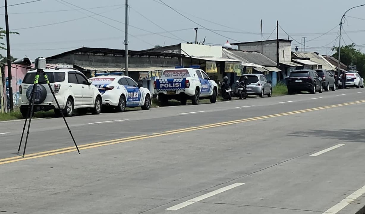 Polda Jatim Terjunkan Tim TAA Olah TKP Laka Mobil Pengantar Umrah di Gresik