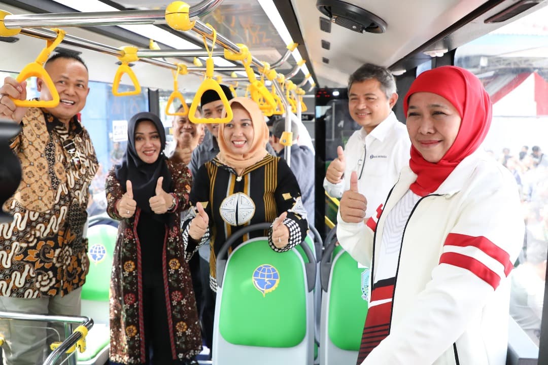 Kabar Gembira! Gubernur Khofifah Gratiskan Bus Trans Jatim di Hari Angkutan Nasional