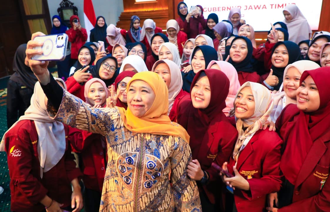 Buka Simposium IMMawati, Gubernur Khofifah: Perempuan Penentu Arah Bangsa