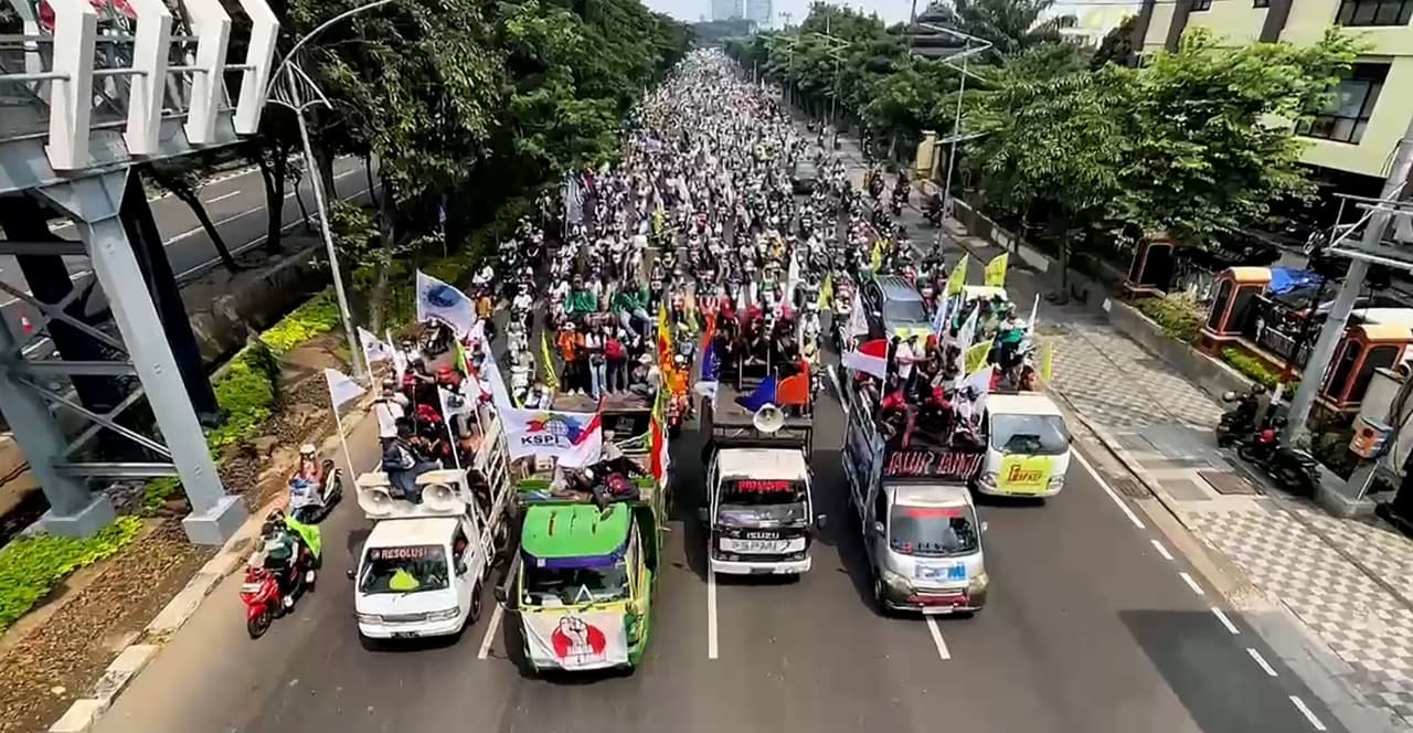 May Day, Ribuan Buruh Bergerak Menuju Kantor Gubernur Jatim