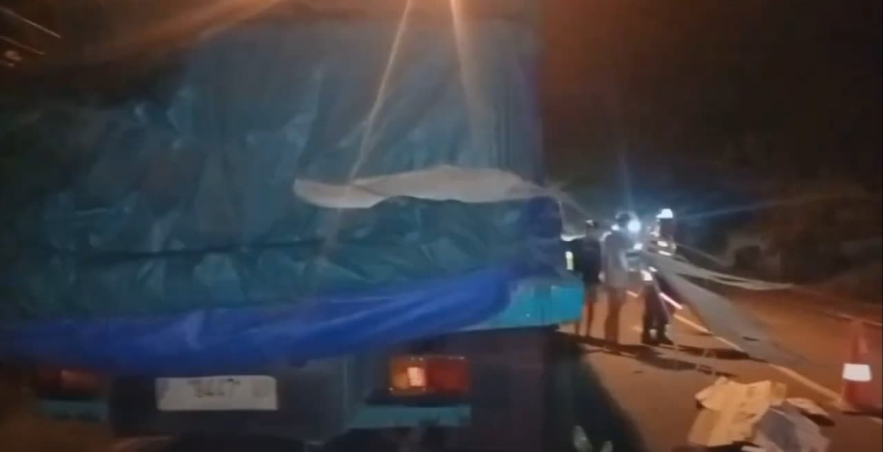 Tabrak Truk Rusak, Pemotor Asal Lamongan Tewas di Pantura Tuban