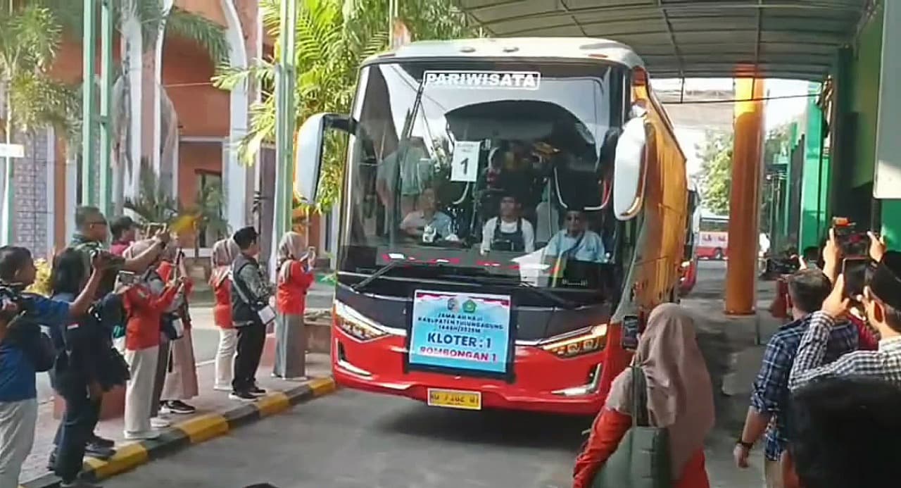 Tiga Kloter Jemaah Haji dari Tulungagung dan Kediri Tiba di Asrama Haji, Siap Terbang ke Tanah Suci Jumat Dini Hari