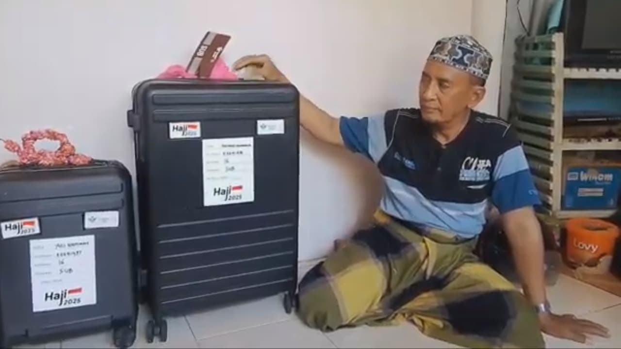 Menabung 13 Tahun, Tukang Pijat di Surabaya Akhirnya Bisa Naik Haji