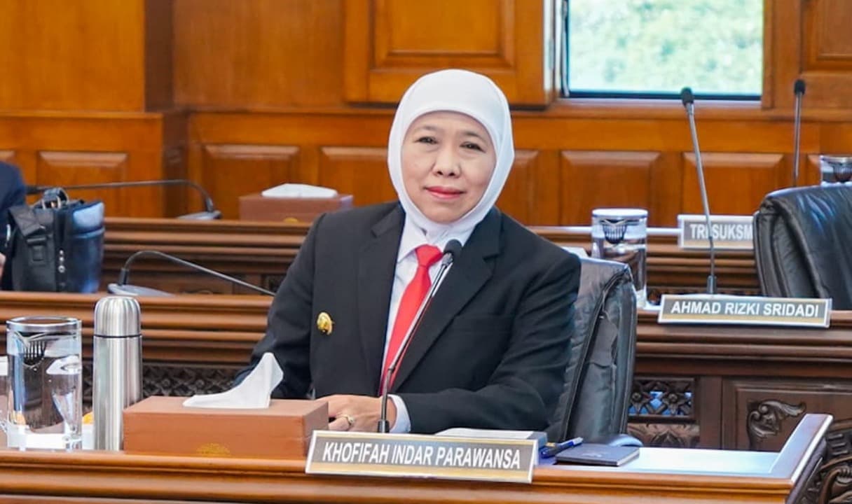 Gubernur Khofifah Ucapkan Selamat atas Terpilihnya Prof. Madyan sebagai Rektor UNAIR 2025–2030