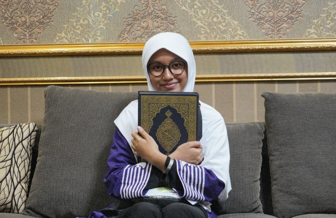 Kisah Zahra, Jemaah Termuda Asal Gresik: Baru Lulus SMA Masuk PTN