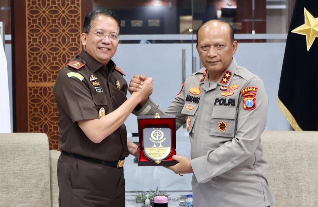 Kajati Sowan ke Kapolda Jatim, Siap Perkuat Sinergitas Antar Lembaga Penegak Hukum