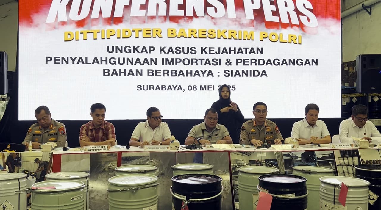 Bareskrim Polri Bongkar Perdagangan Ilegal Sianida di Surabaya, Sita Ribuan Drum Bahan Kimia Berbahaya
