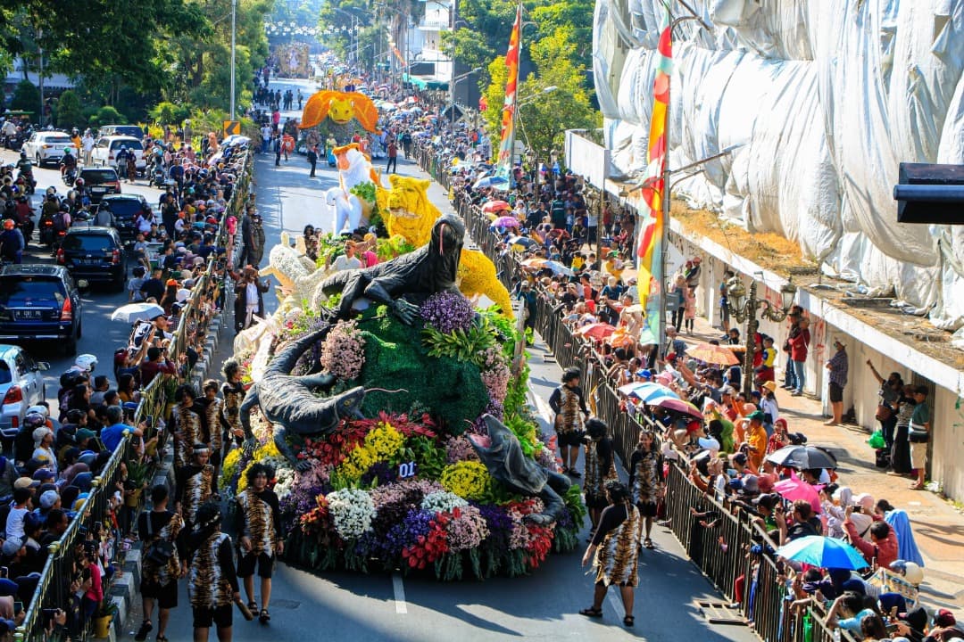 Nonton Karnaval Budaya Munas APEKSI VII di Surabaya dengan Nyaman, Ini Info Parkirnya