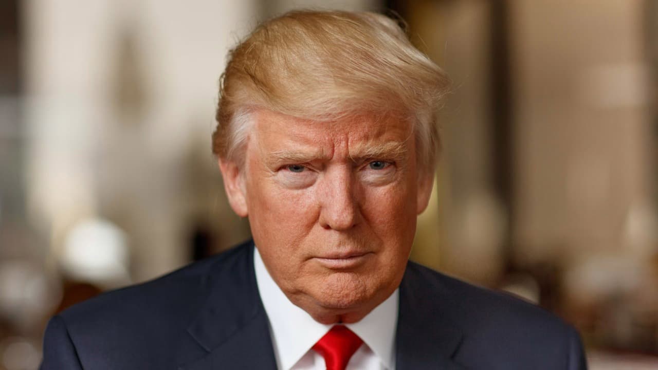Industri Domestik vs Konsumen: Dilema Ekonomi Tarif Trump Tahun 2025