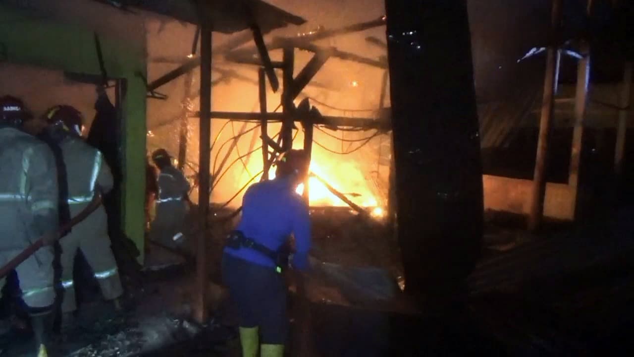 Pasar Mojoduwur Terbakar, Puluhan Lapak Ludes