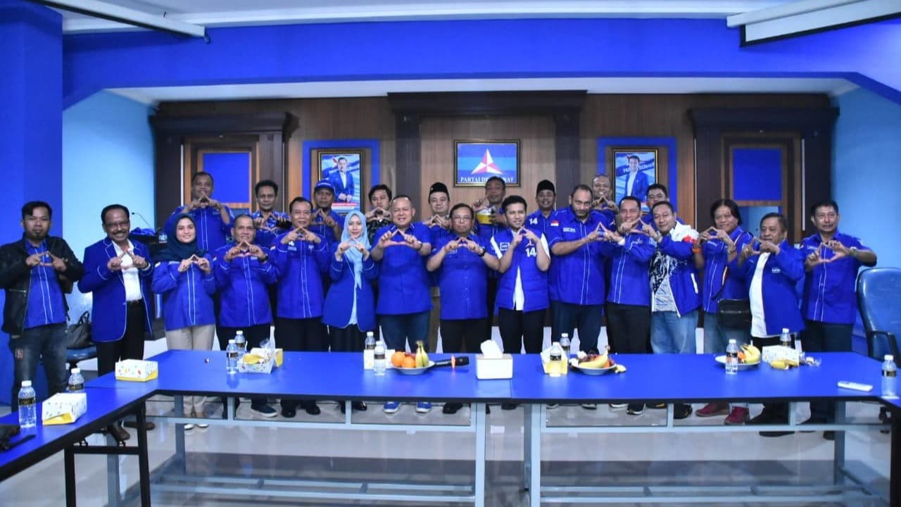 Sekjen Demokrat Herman Khaeron Sambangi DPD Jatim, Minta Kader Tak Pasif