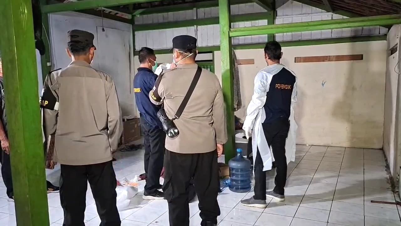 Warga Ngawi Ditemukan Meninggal dalam Kondisi Membusuk di Rumah