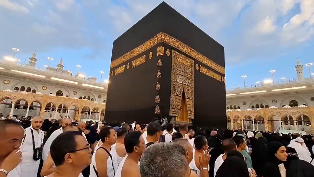 Jemaah Diminta Salat Jumat di Hotel untuk Cegah Kelelahan