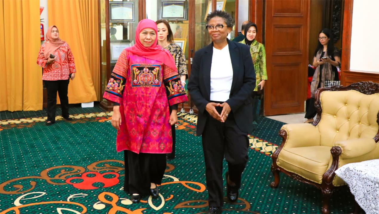 Gubernur Khofifah Optimis Dua Program Master Degree King's College London Kuatkan Kualitas SDM Jatim