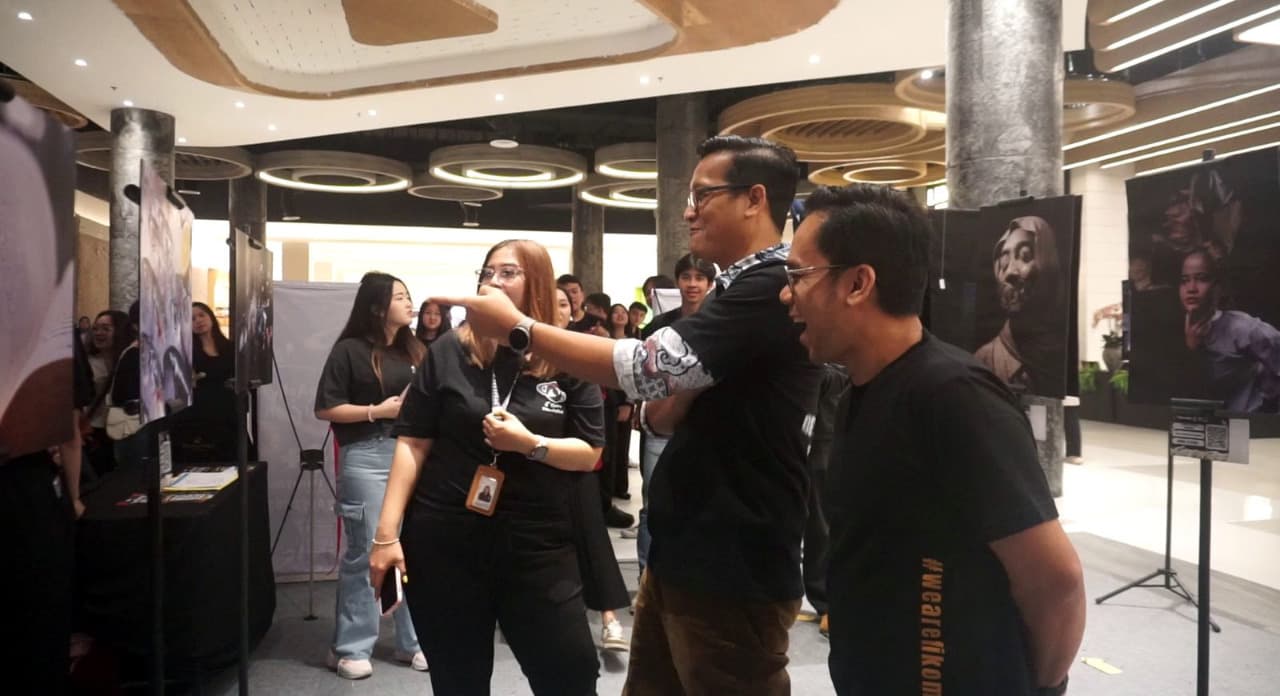 Mahasiswa FIKOM Universitas Ciputra Pamerkan Foto "Feel Everything" di Ciputra World