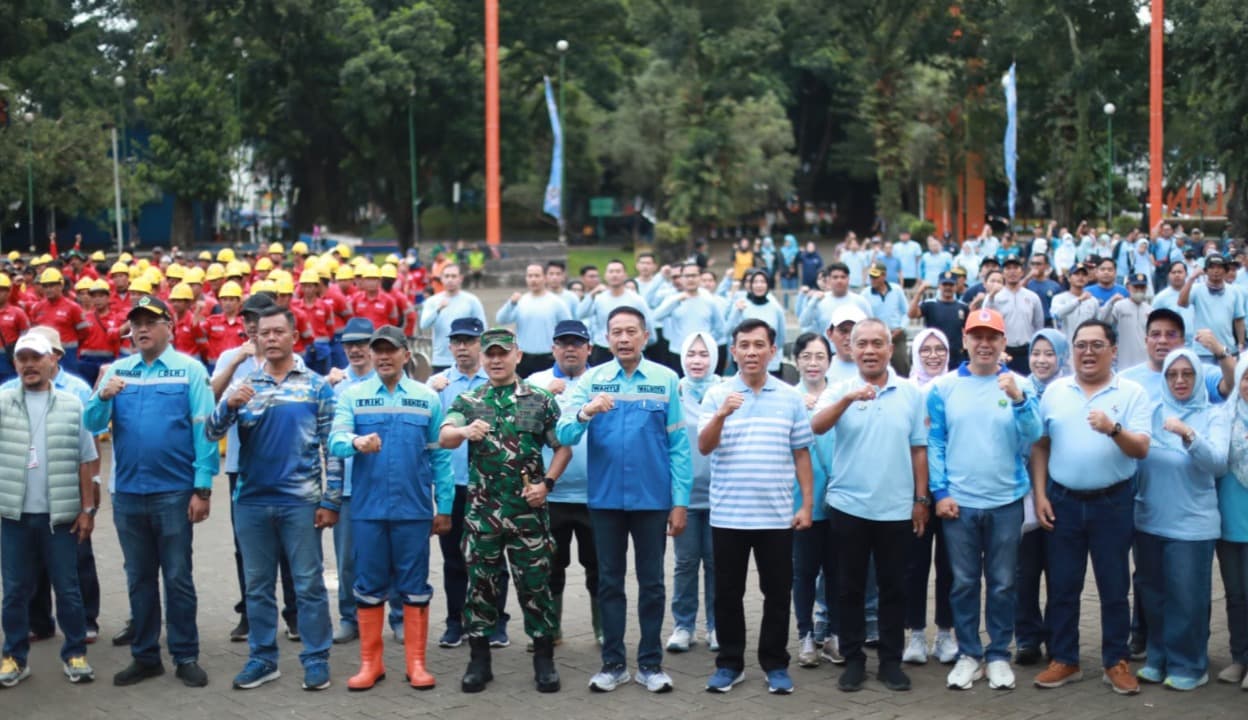 Semangat "Ngalam Rijik" Membara! Walikota Wahyu Turun Langsung Bersih-bersih di Kayutangan Heritage