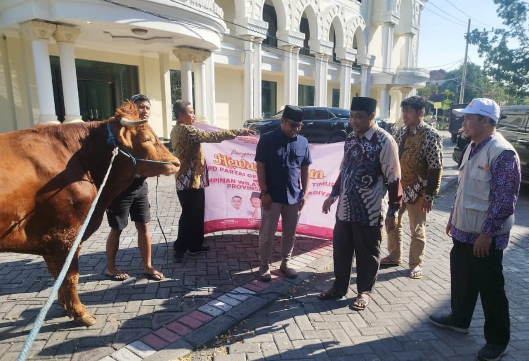 DPD Gerindra Jatim Bagikan Ratusan Hewan Kurban ke Masjid dan Ormas Islam