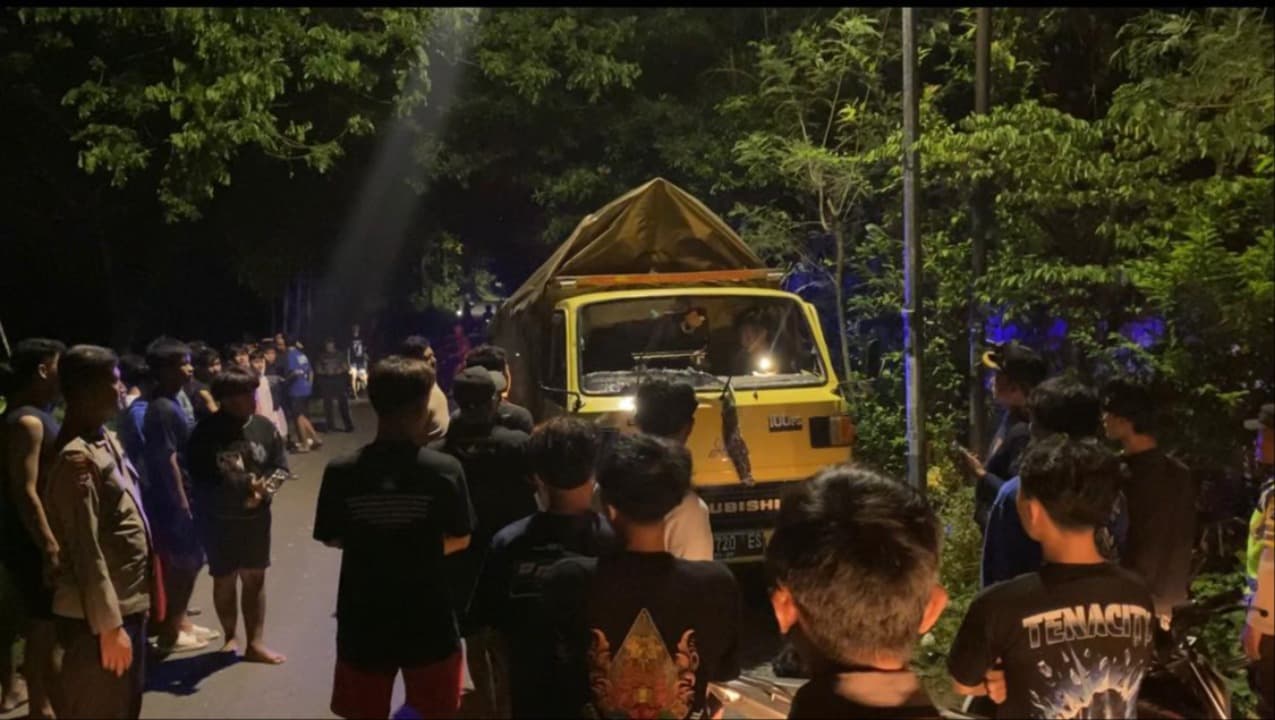 Warga Trucuk Bojonegoro Berhasil Amankan Truk Pencuri Besi Rel Kereta