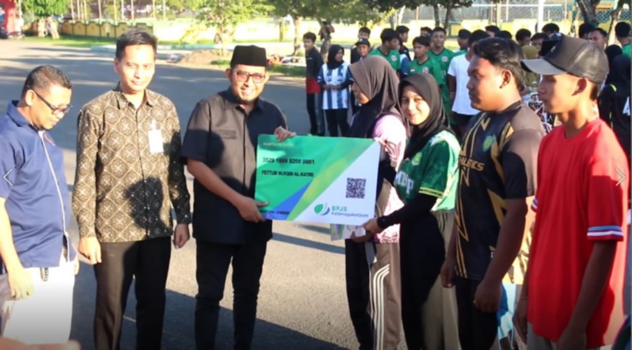Bupati Sumenep Beri Jaminan BPJS Ketenagakerjaan Kepada Atlet Porprov Jatim 2025