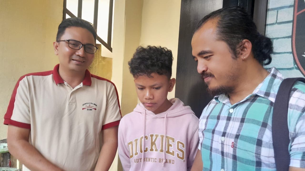 Pulang Kampung Farel Prayoga Jenguk Ayahnya yang Ditahan di Mapolresta Banyuwangi