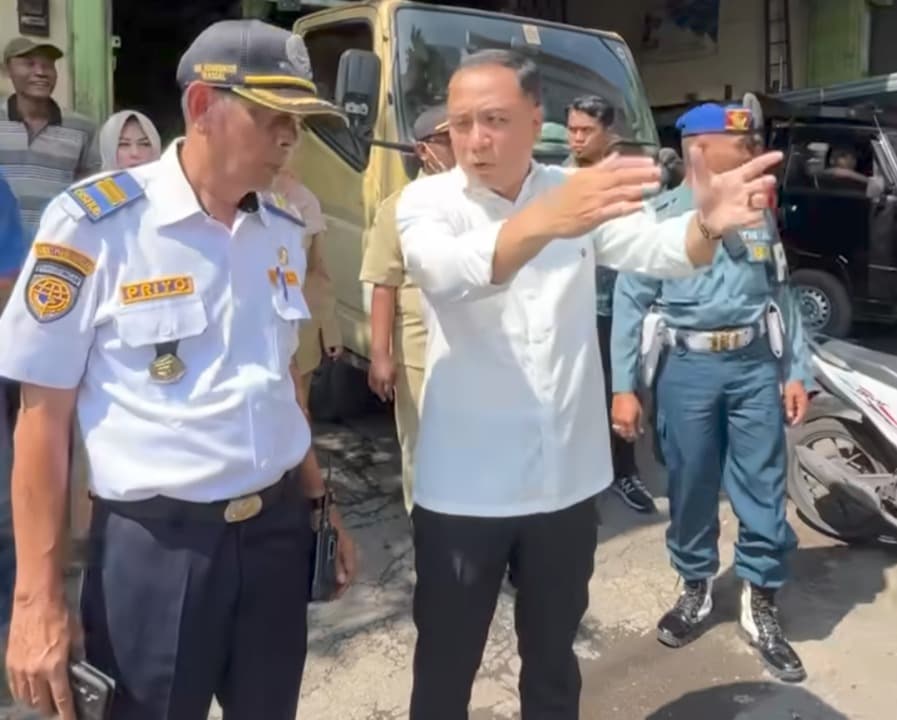 Biang Kemacetan, Wali Kota Eri Cahyadi Sidak Lahan Parkir RSUD Soewandhi