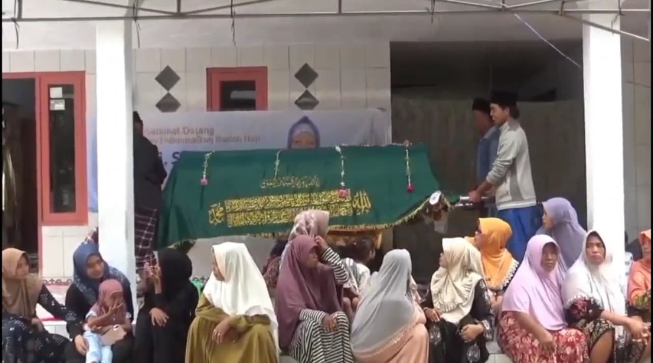 Dua Jemaah Haji Asal Bangkalan Meninggal Dunia di Dalam Pesawat Saat Perjalanan Pulang ke Tanah Air