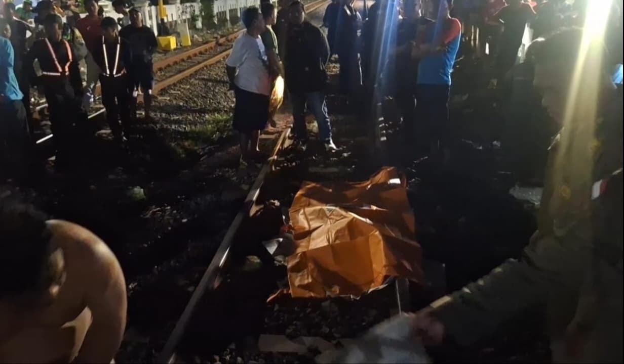 Nyeberang Rel, Wanita Tewas Tertabrak KA Jenggala di Asem Jajar Surabaya