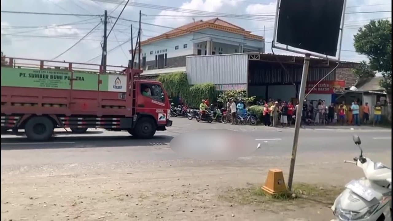 Kecelakaan Beruntun di Tulungagung, Satu Meninggal Dunia Tertabrak Truk
