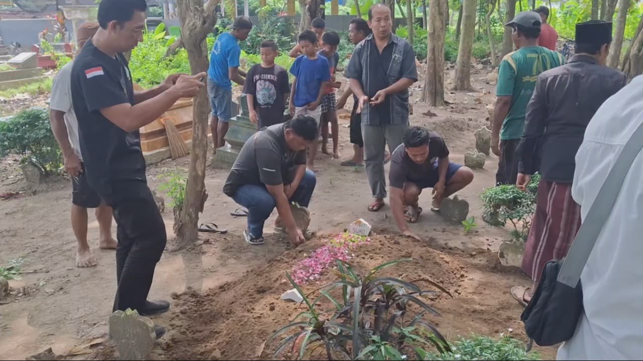 Jenazah Bayi Ditemukan di Sungai Brantas Tulungagung, Dimakamkan di TPU Desa Pinggirsari
