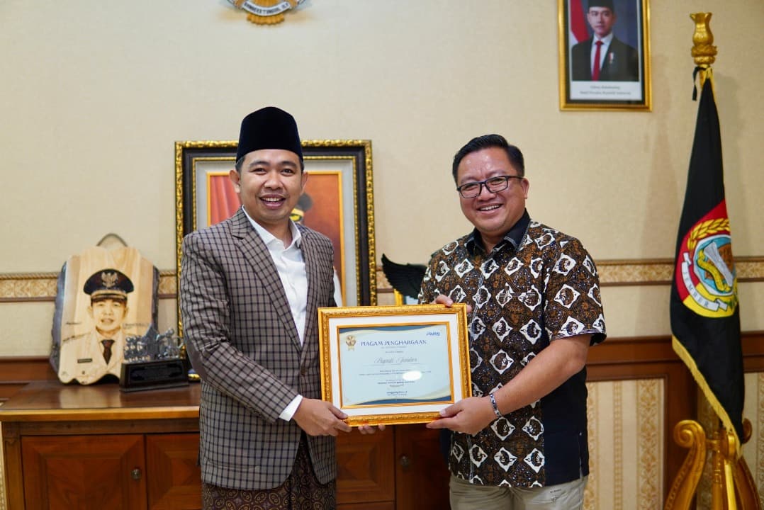 Bupati Fawait Raih 5 Penghargaan, Salah Satunya Kepala Daerah Inovatif dari JTV