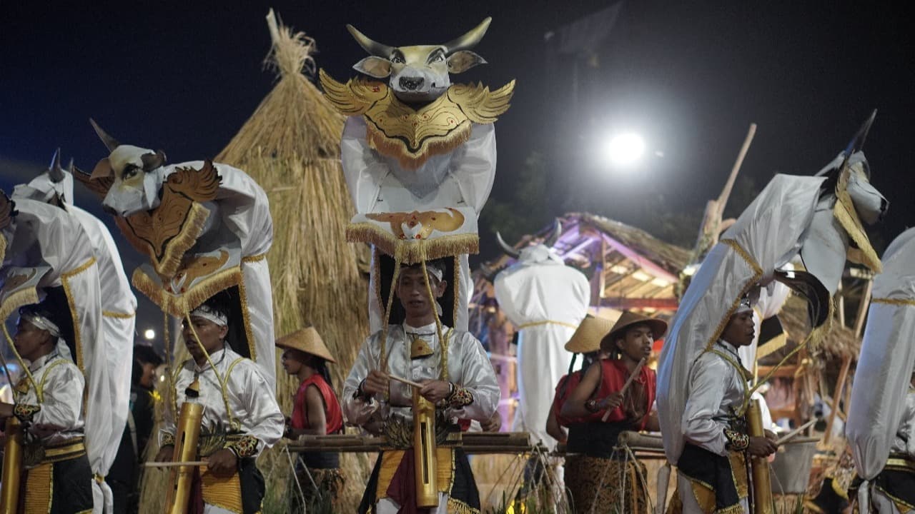 Kecamatan Bandar Hidupkan Legenda “Lembah Lembu” di Festival Ronthek Pacitan 2025
