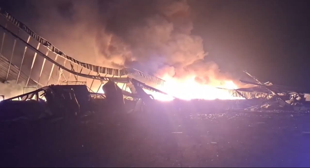 Pabrik Sepatu di Ngawi Ludes Terbakar, Kerugian Capai Rp 50 Miliar