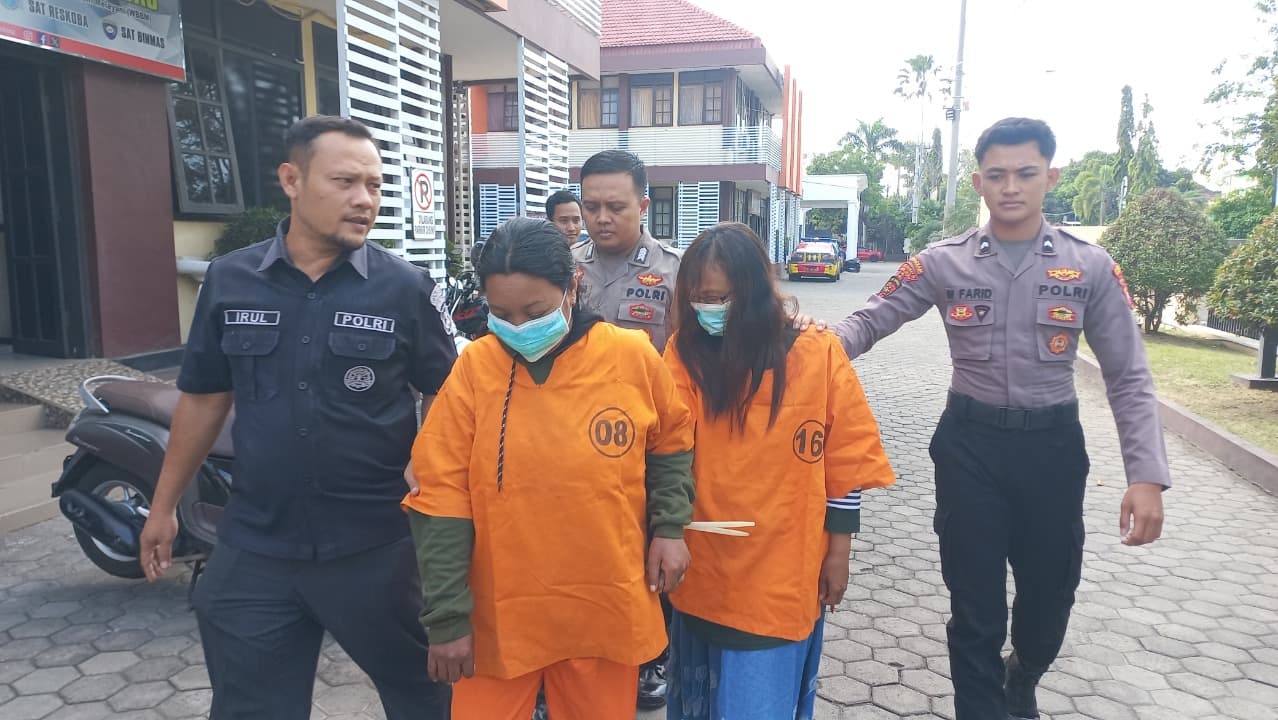 Terjerat Pinjaman Bank Plecit, Dua Emak-emak di Probolinggo Curi Tas Berisi Uang Rp20 Juta