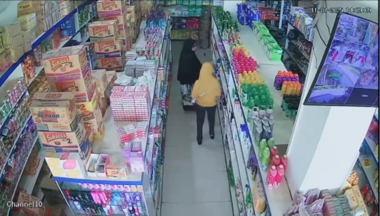 Aksi Pencurian Oleh Emak-Emak di Toko Terekam Kamera CCTV