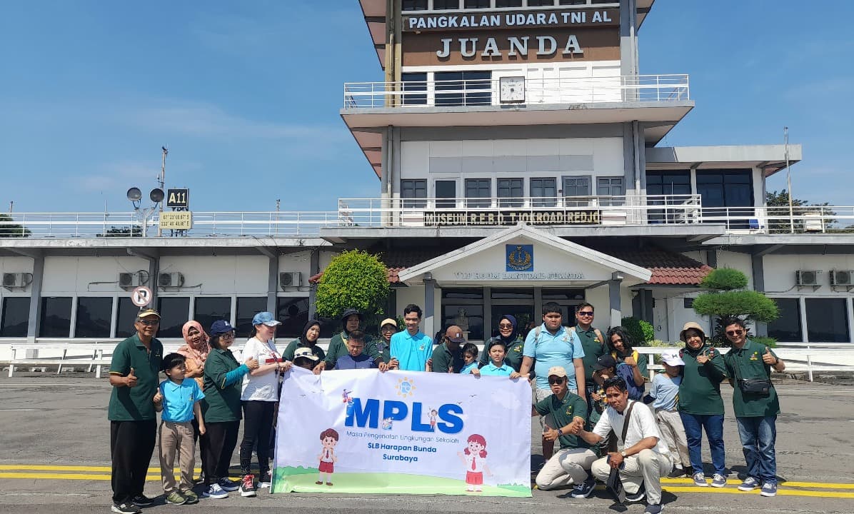 Kenalkan Beragam Profesi, Siswa SLB Harapan Bunda Diajak ke Lanudal Juanda