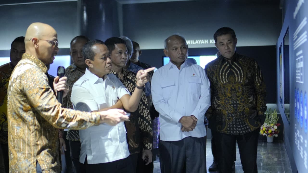 Menteri ESDM Resmikan Migas Corner ITS Berbasis Metaverse