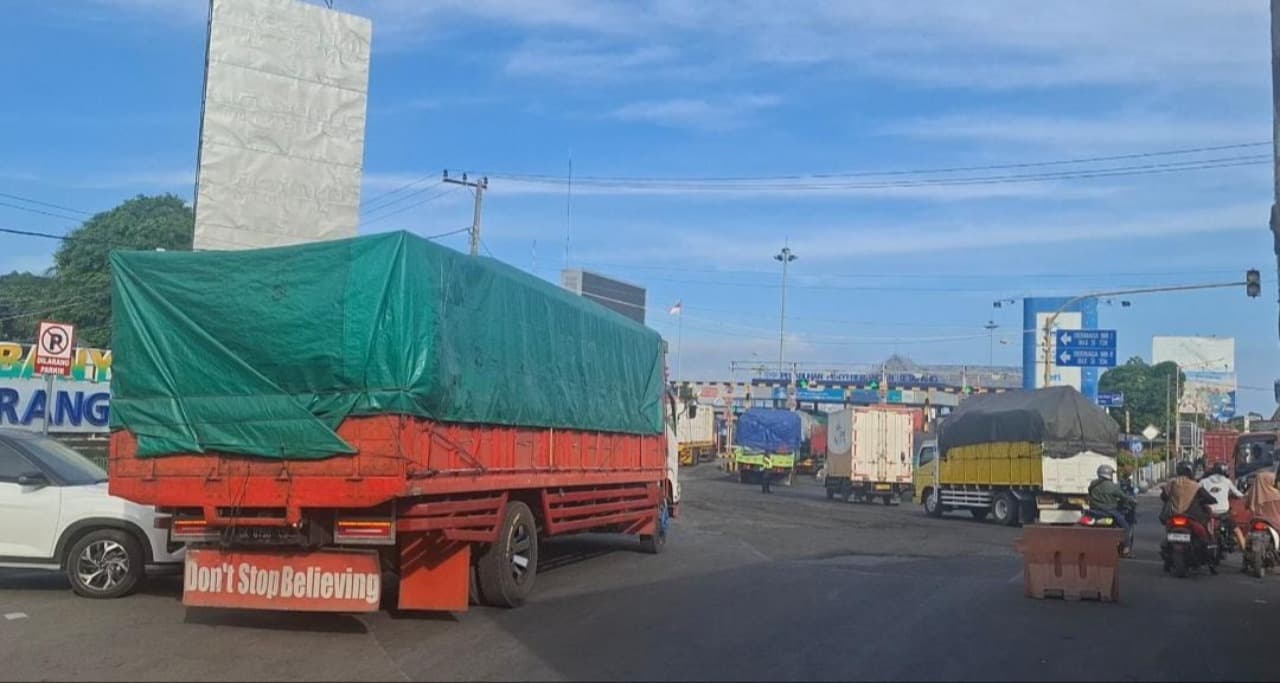 Jalur Pelabuhan Masih Macet, Polresta Banyuwangi Imbau Warga Tunda Perjalanan ke Bali