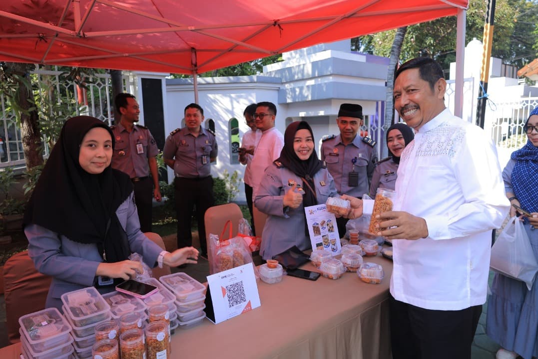 Bazar UMKM dan Khitan Gratis Meriahkan Peringatan Hari Pengayoman ke-80 di Kanwil Kemenkum Jatim