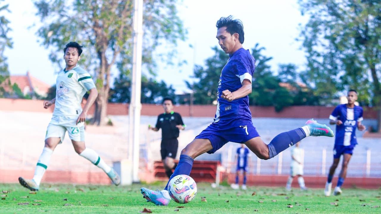Tingkatkan Chemistry Pemain, Persik Kediri Kembali Gelar Latihan Bersama dengan Persebaya Surabaya