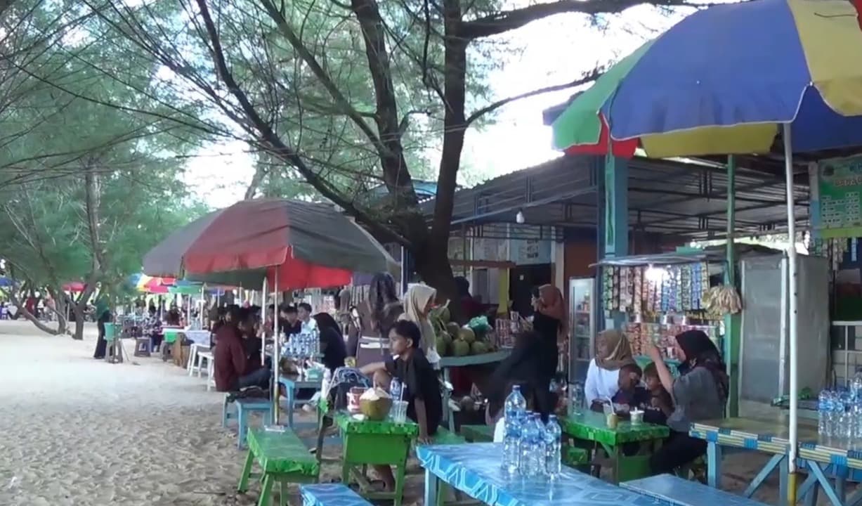 Aneka Kuliner Menggoda di Pantai Lon Malang, Surga Rasa di Ujung Sampang