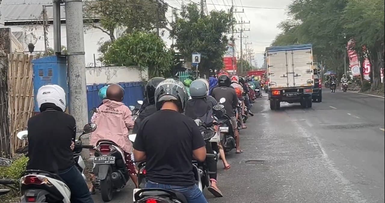Krisis BBM di Jember, Warga Serbu SPBU di Lumajang