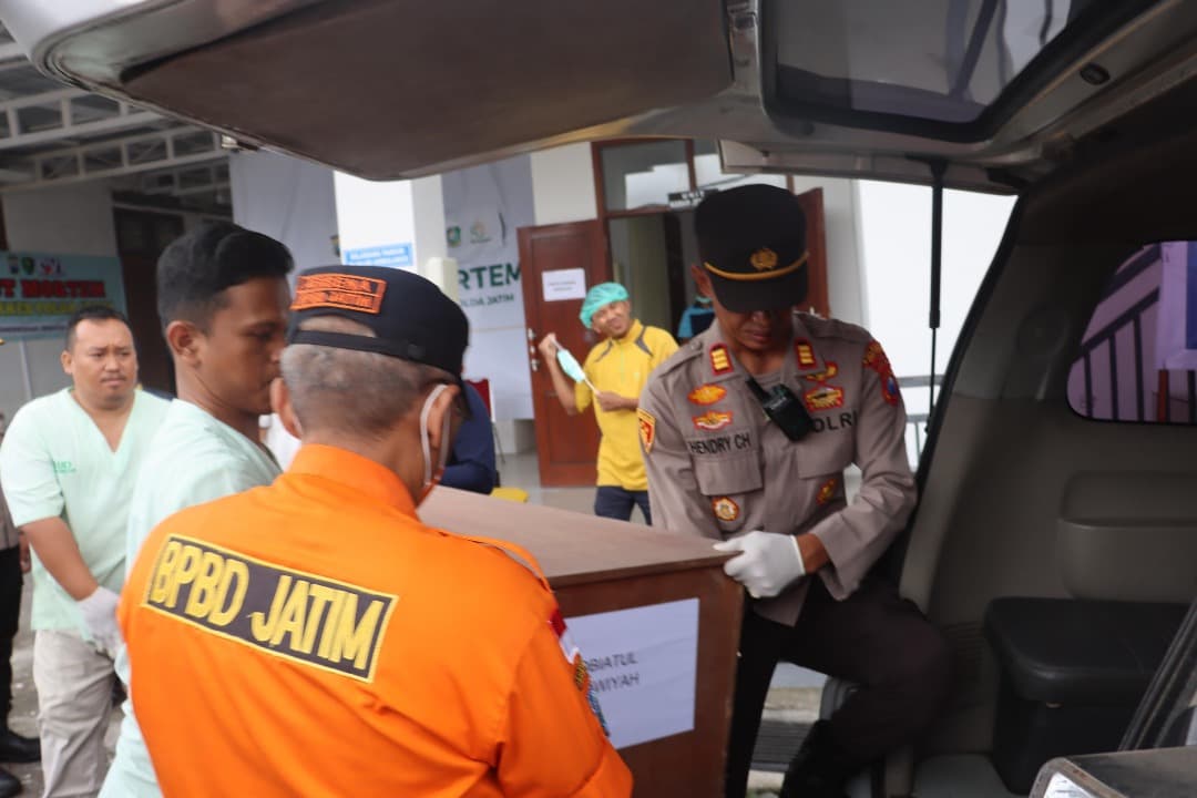 Tim Gabungan Umumkan Dua Identitas Jenazah korban KMP Tunu Pratama Jaya